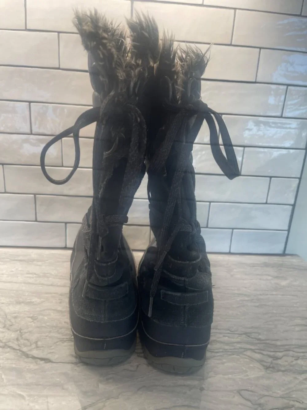 The North Face Womens 9.5 Nuptse Primaloft 200g Black Suede Faux Fur Boots